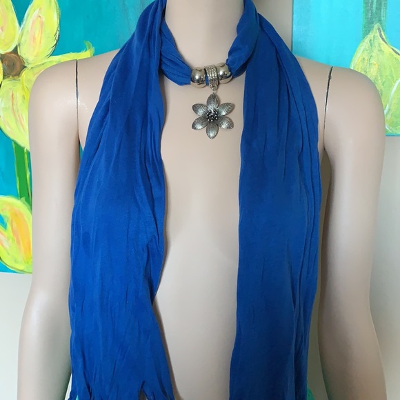 Women’s scarves - Picture 5 of 6